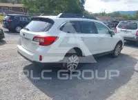 2015 Subaru Outback photo
