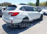 2015 Subaru Outback photo