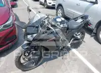 2015 Honda CBR300 фото