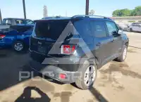 2015 Jeep Renegade photo