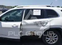 2015 Jeep CHEROKEE фото