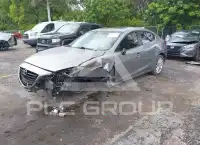 2015 Mazda 3 photo