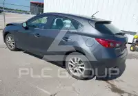 2015 Mazda 3 photo