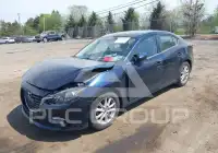 2015 Mazda 3 photo