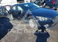 2015 Mazda 3 photo