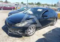 2015 Mazda 3 фото