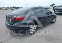 2015 Mazda 3 photo