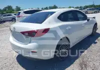 2015 Mazda 3 photo