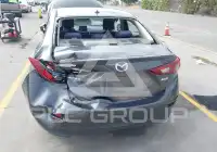2015 Mazda 3 photo