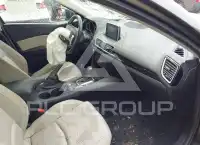 2015 Mazda 3 photo