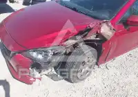 2015 Mazda 3 photo