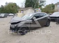 2015 Mazda 3 photo