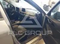 2015 Mazda 3 photo