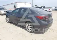 2015 Mazda 3 photo
