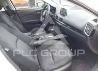 2015 Mazda 3 photo