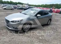 2015 Mazda 3 photo
