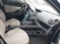 2015 Mazda 5 photo