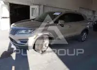 2015 Lincoln MKC photo