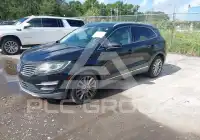 2015 Lincoln MKC photo