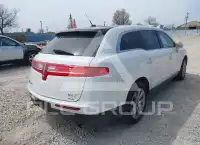 2015 Lincoln MKT photo