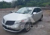 2015 Lincoln MKT фото