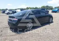 2015 Lincoln MKZ photo