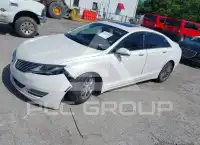 2015 Lincoln MKZ photo