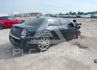2015 Chrysler 300 фото