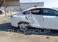 2015 Chrysler 200 фото