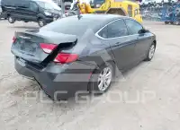 2015 Chrysler 200 фото