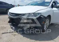 2015 Chrysler 200 photo