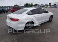 2015 Chrysler 200 photo