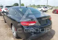 2015 Chrysler 200 photo