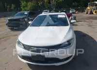 2015 Chrysler 200 фото