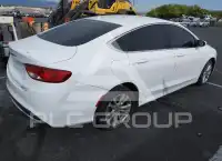 2015 Chrysler 200 photo