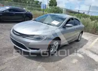 2015 Chrysler 200 photo