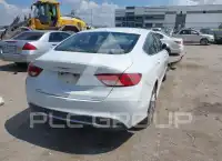 2015 Chrysler 200 photo