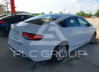 2015 Chrysler 200 photo