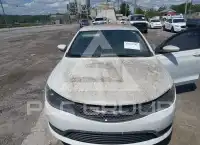 2015 Chrysler 200 фото