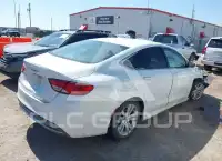 2015 Chrysler 200 фото