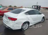 2015 Chrysler 200 фото