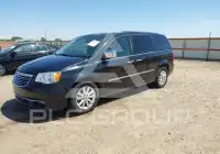 2015 Chrysler TOWN & COUNTRY photo