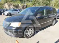 2015 Chrysler TOWN & COUNTRY фото