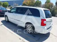 2015 Chrysler TOWN & COUNTRY фото