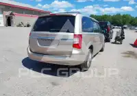2015 Chrysler TOWN & COUNTRY фото