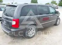 2015 Chrysler TOWN & COUNTRY photo