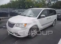 2015 Chrysler TOWN & COUNTRY фото