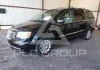2015 Chrysler TOWN & COUNTRY фото