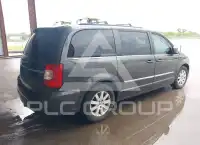 2015 Chrysler TOWN & COUNTRY фото