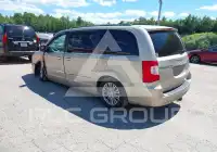 2015 Chrysler TOWN & COUNTRY фото